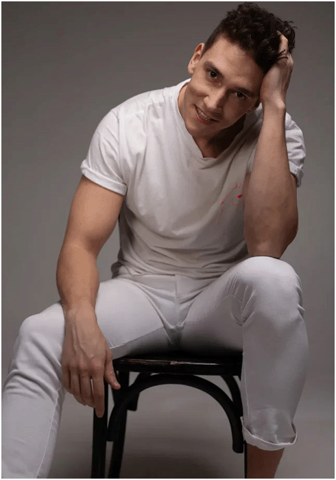 заказ парней в Москве